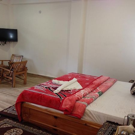 Akash Hills Hotel Manāli エクステリア 写真