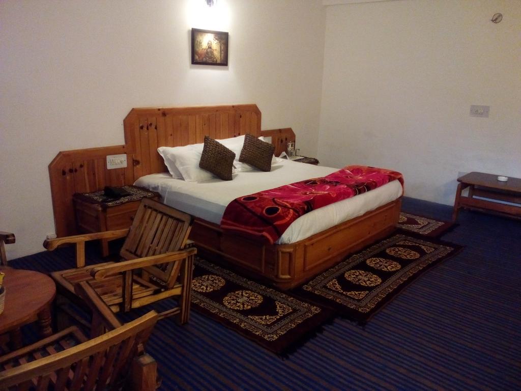 Akash Hills Hotel Manāli エクステリア 写真