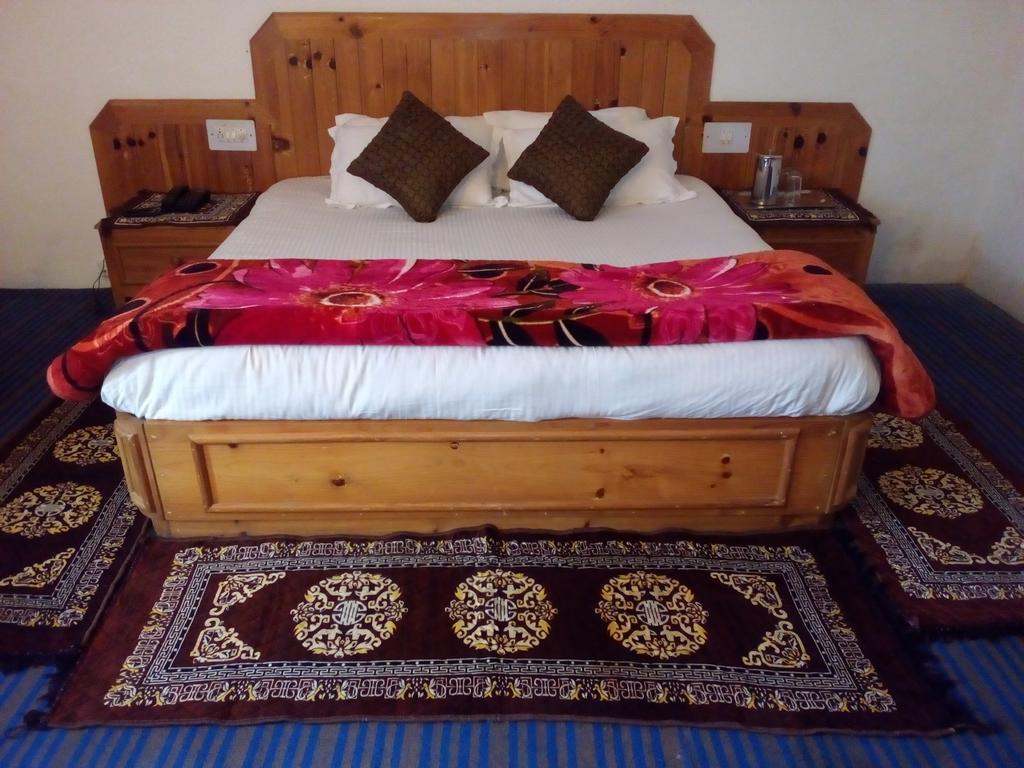 Akash Hills Hotel Manāli エクステリア 写真