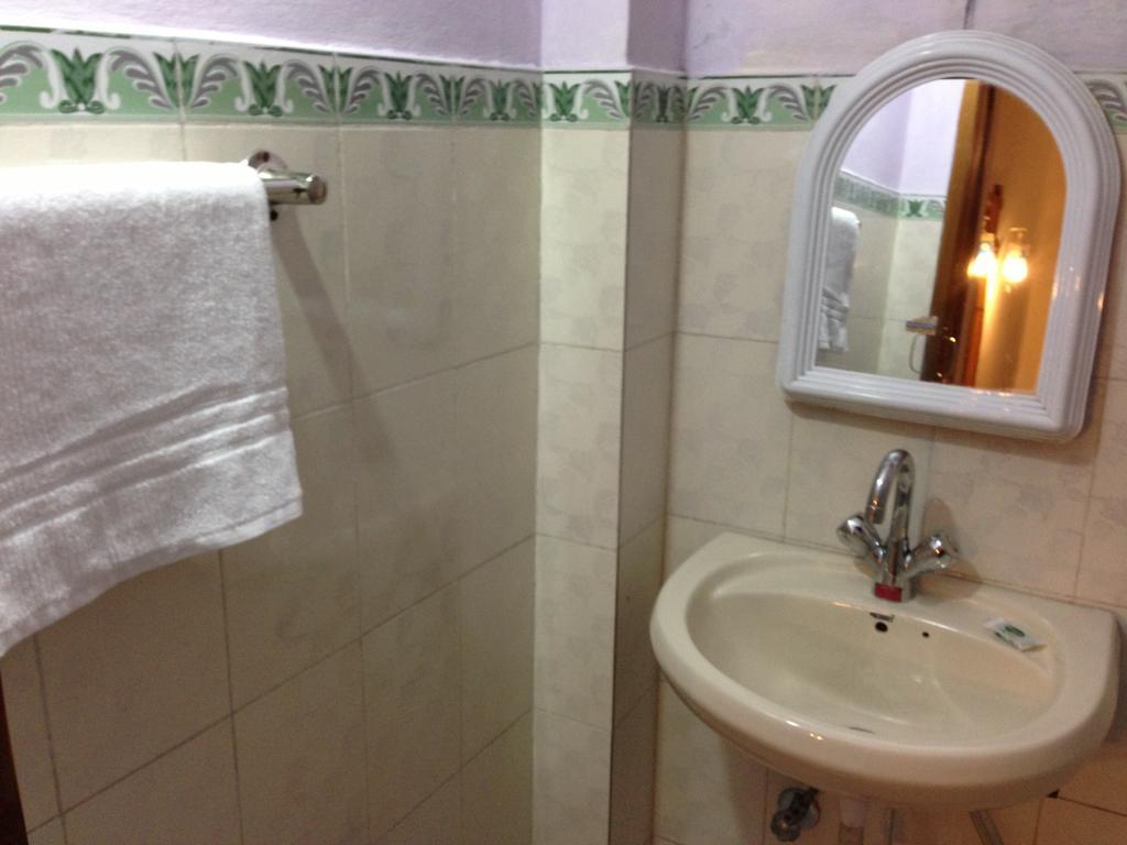 Akash Hills Hotel Manāli エクステリア 写真