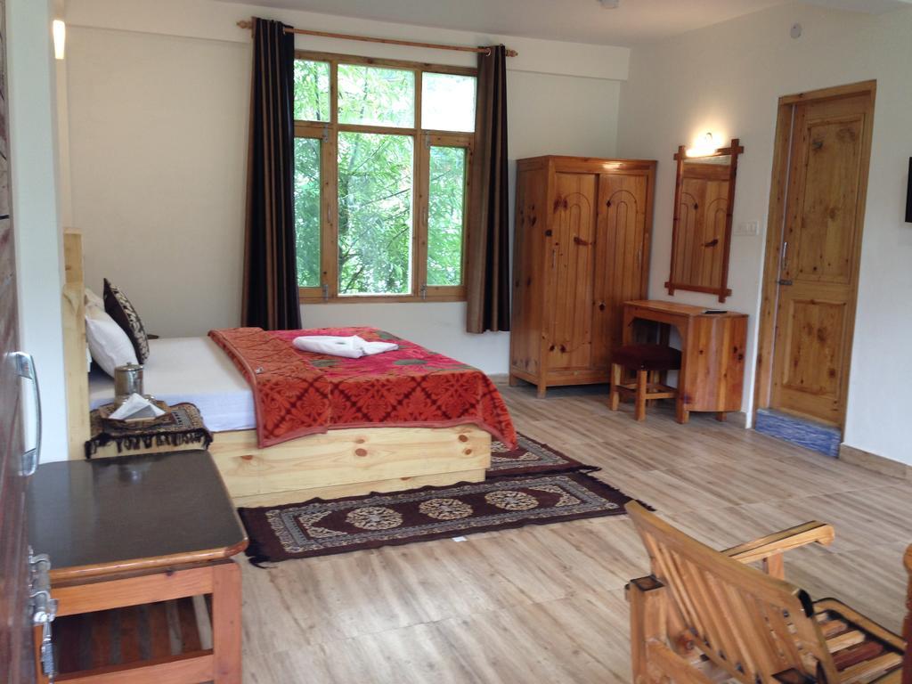 Akash Hills Hotel Manāli エクステリア 写真