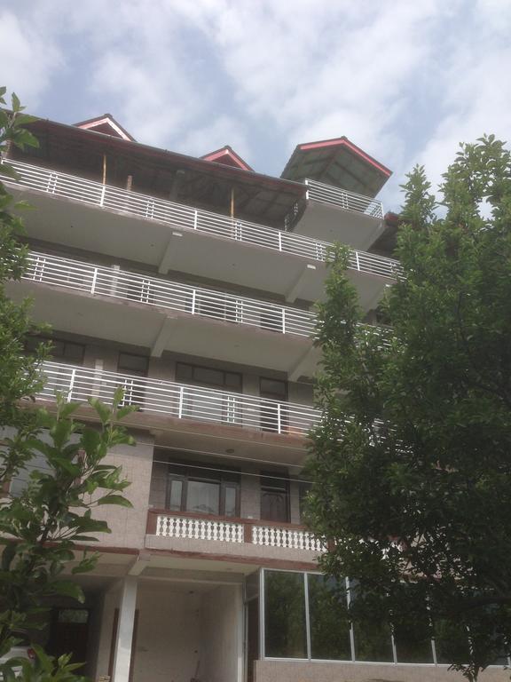 Akash Hills Hotel Manāli エクステリア 写真